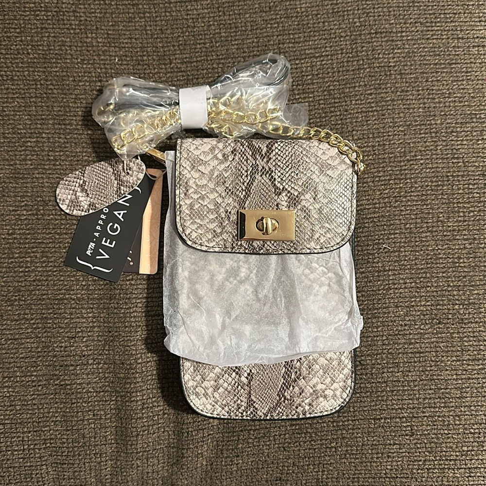 Mellow World Touchscreen Cell Phone Crossbody Bag